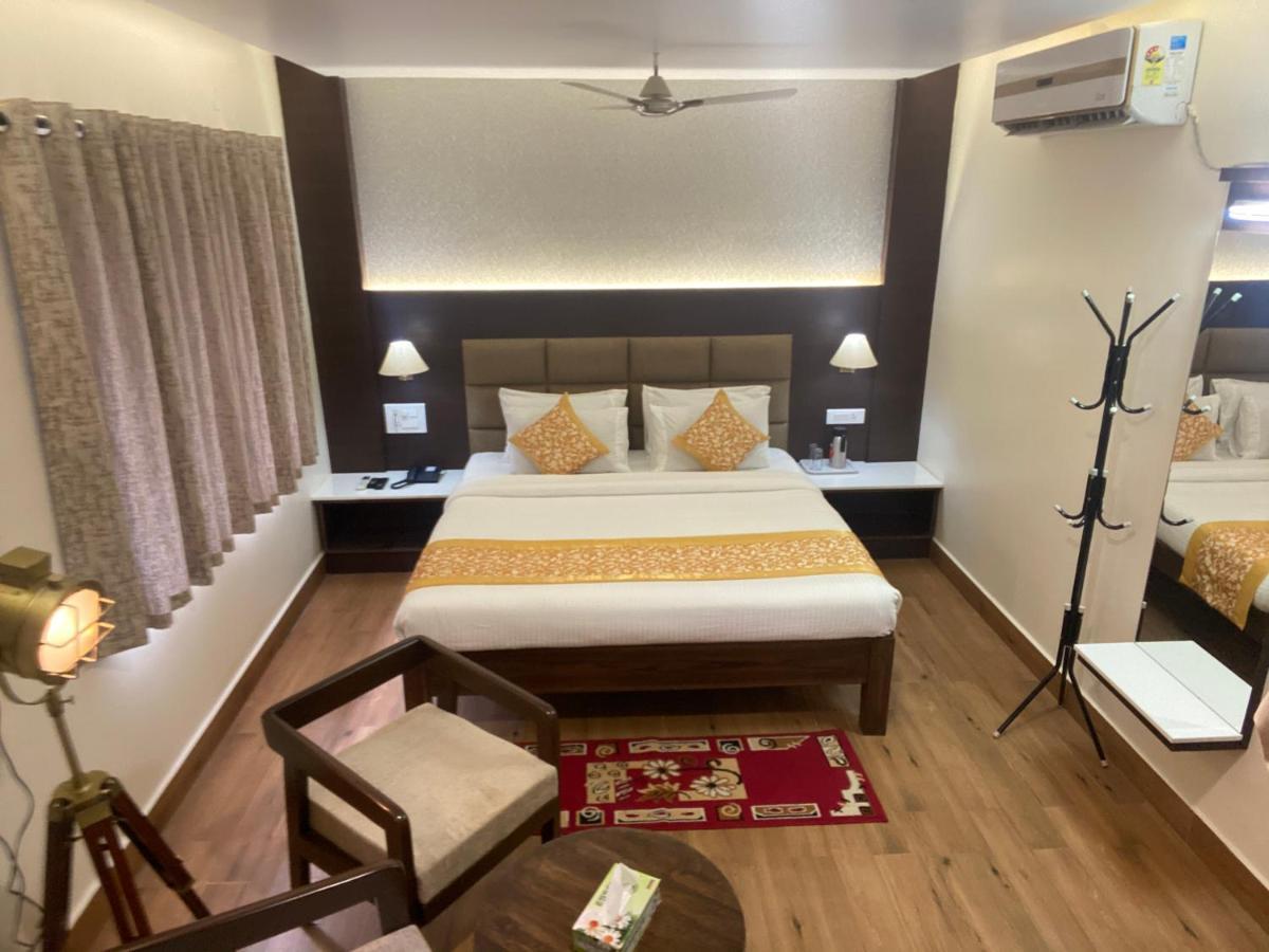 Le Shiv Executive Suite Theni Exterior foto