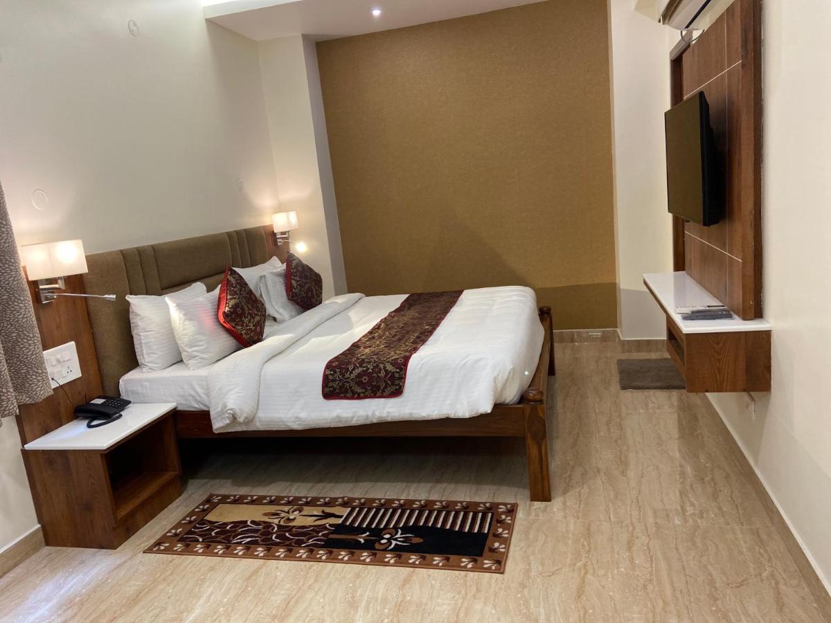Le Shiv Executive Suite Theni Exterior foto