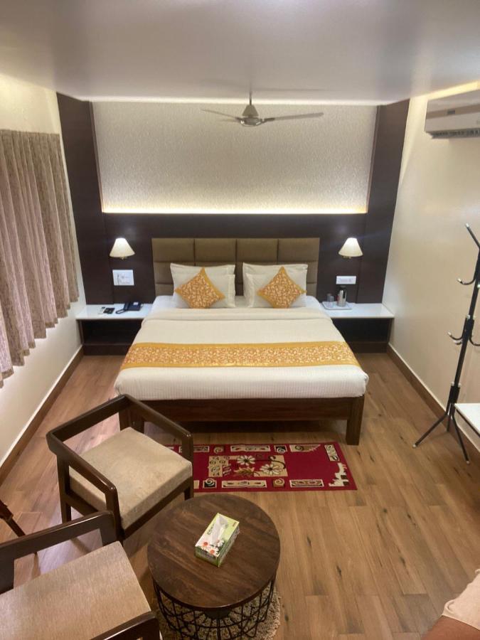 Le Shiv Executive Suite Theni Exterior foto